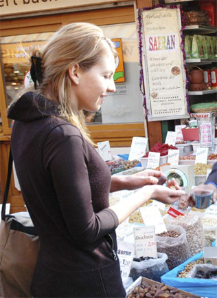 Astrid Nickhels handelt